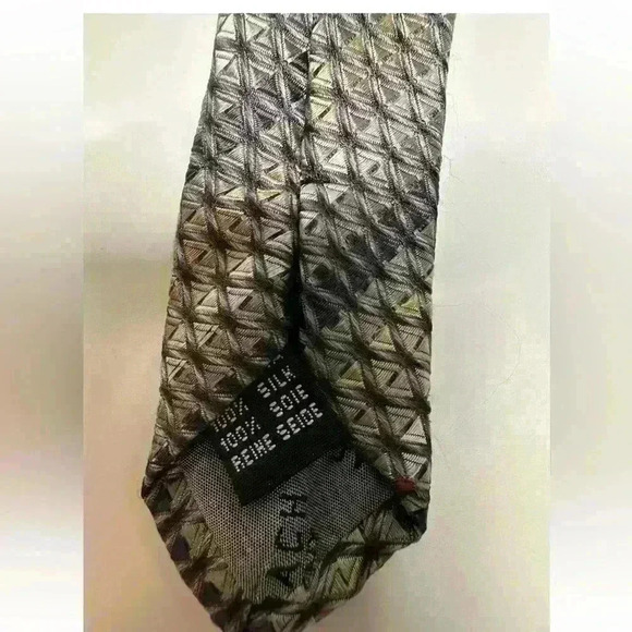 Attractive Bachrach tie, Made in Italy, 100% silk, Black/Tan/Khaki - Picture 5 of 6